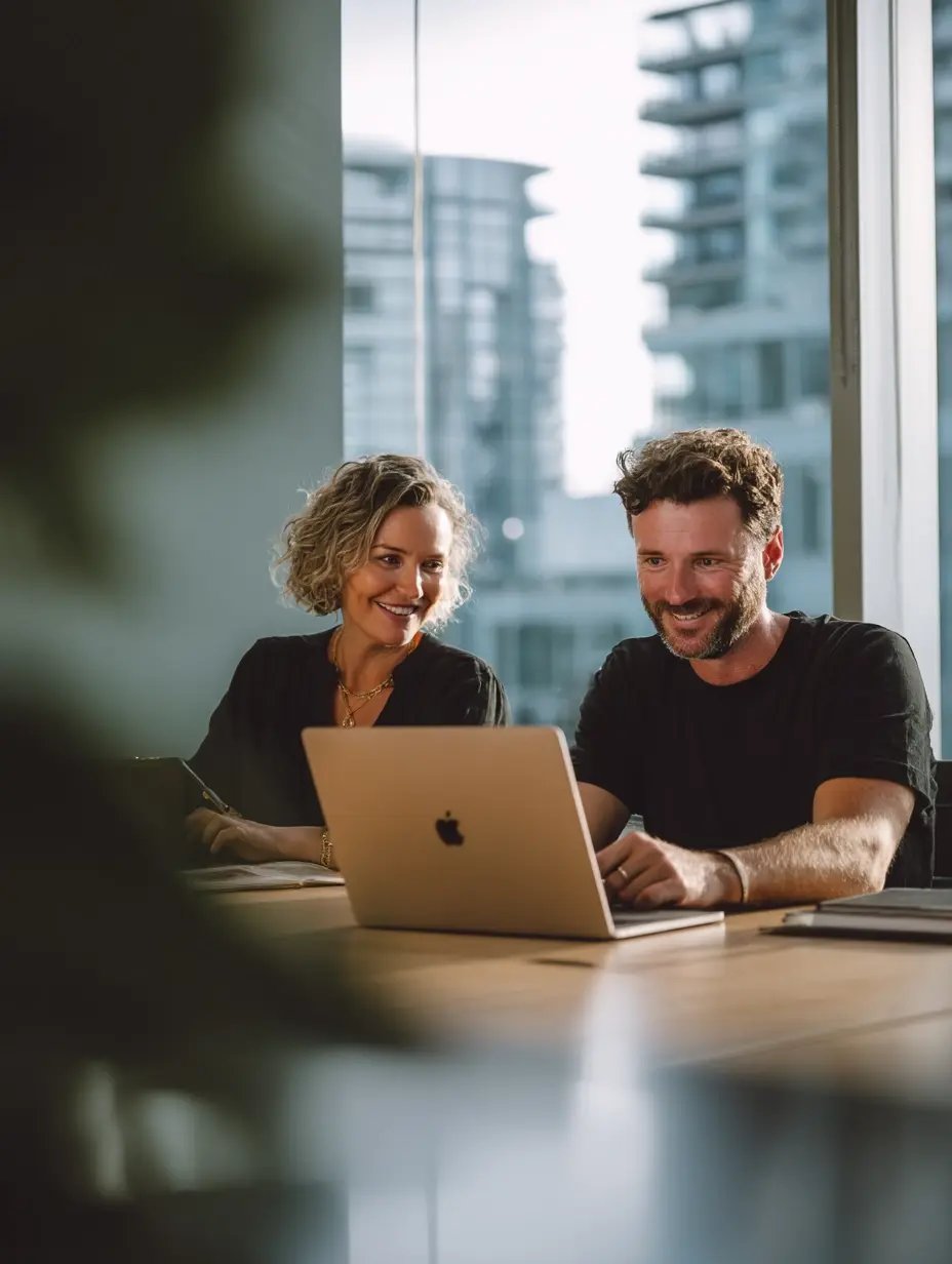 happy-professionals-working-together-2
